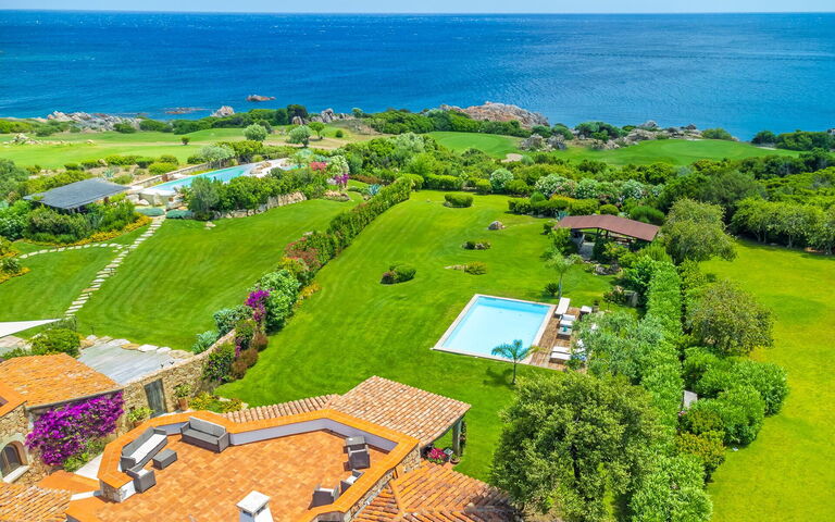 Villa Silenis: Have, pool, Udendørs, Udvendige, Visninger