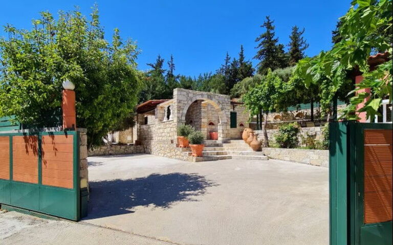 Villa Nikolas: Udvendige