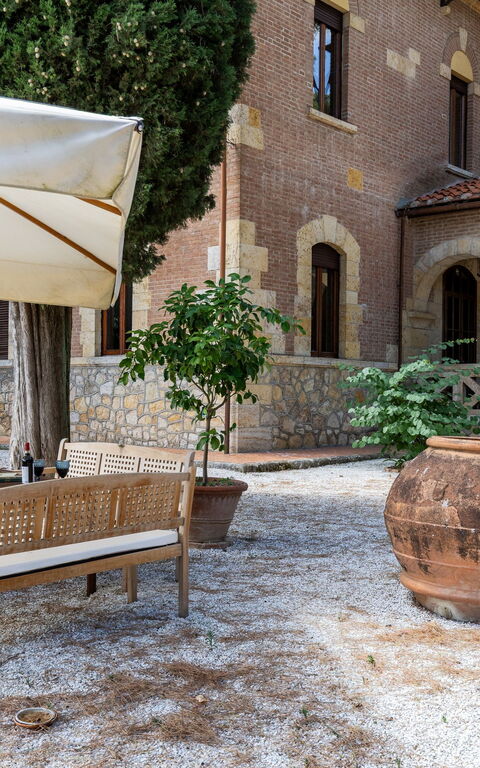 Villa Silvia: Altan / terrasse / gårdhave, Hovedindgang