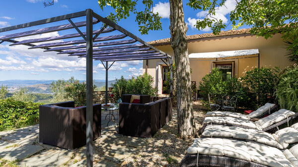 Villanova Lonciano - 2026: Udendørs, Udvendige