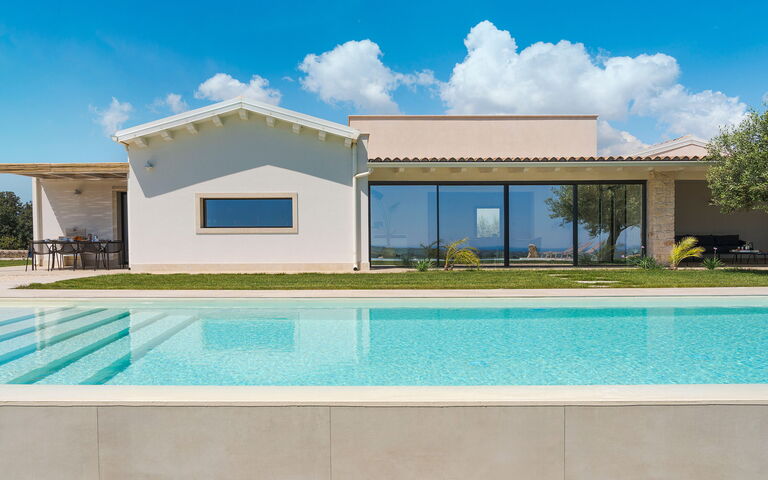 Netina Domus: pool, Udendørs