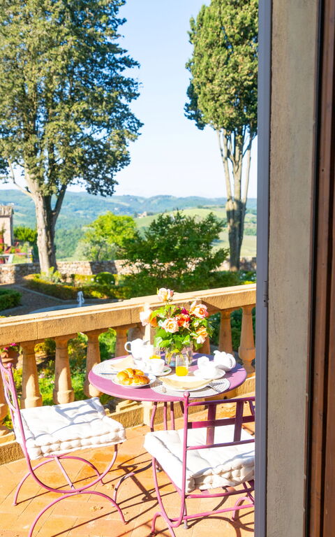 Villa Tenuta Casenuove: Altan / terrasse / gårdhave