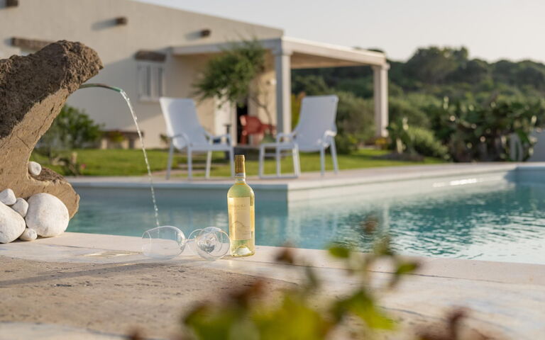 Villa Fior D'acqua: Have, pool, Udendørs, Udvendige