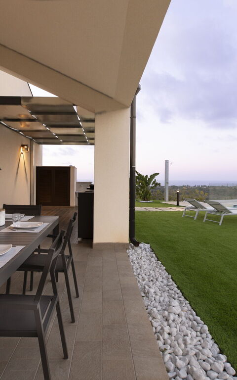 Villa Aversa: Altan / terrasse / gårdhave, Have, Udendørs, Udvendige, Visninger