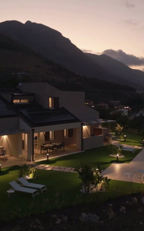 Villa Aversa: Have, pool, Udendørs, Udvendige, Visninger