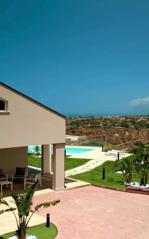 Villa Aversa: Have, pool, Udendørs, Udvendige, Visninger