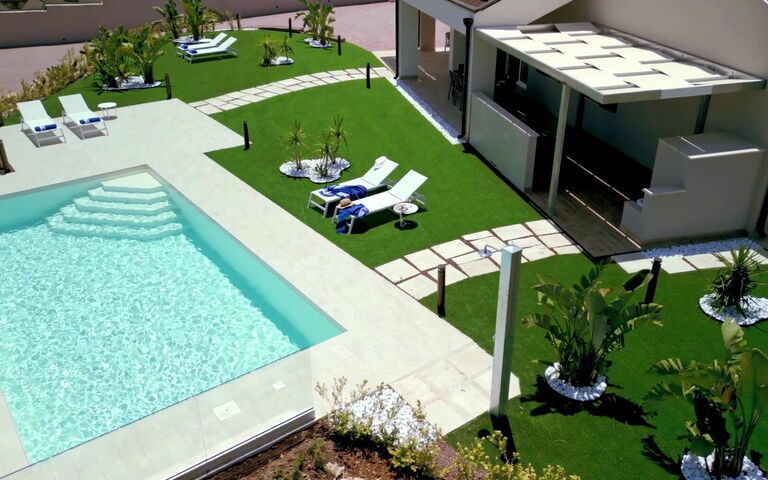 Villa Aversa: Have, pool, Udendørs, Udvendige, Visninger