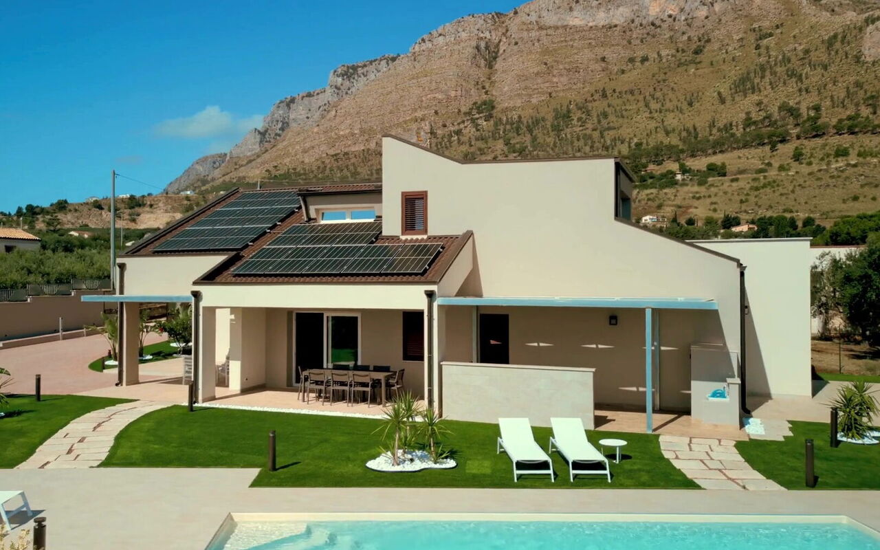 Villa Aversa: Have, pool, Udendørs, Udvendige, Visninger