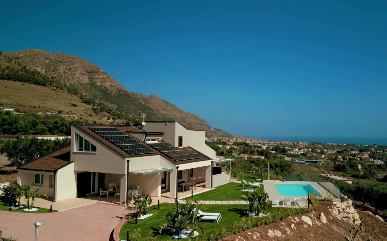 Villa Aversa: Have, pool, Udendørs, Udvendige, Visninger