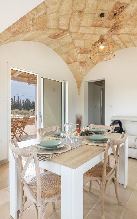 Villa Incantesimo: Frokostlokale, Køkken, Stue