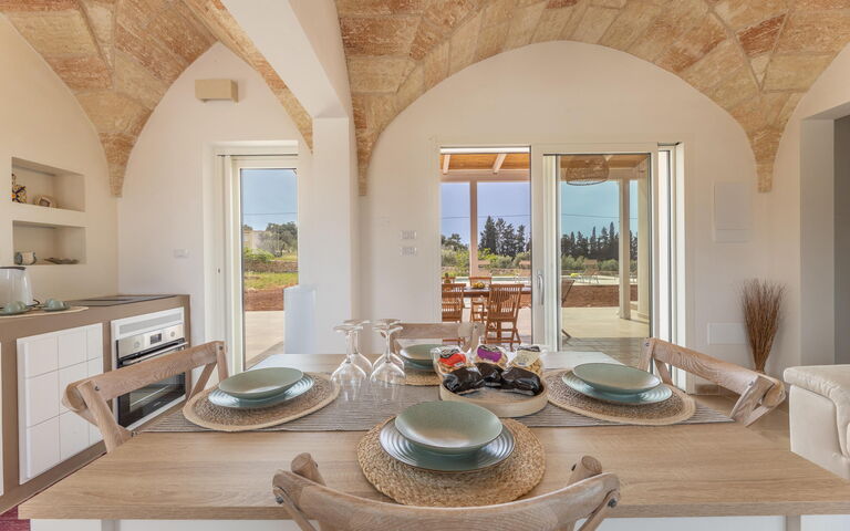 Villa Incantesimo: Frokostlokale, Køkken, Stue