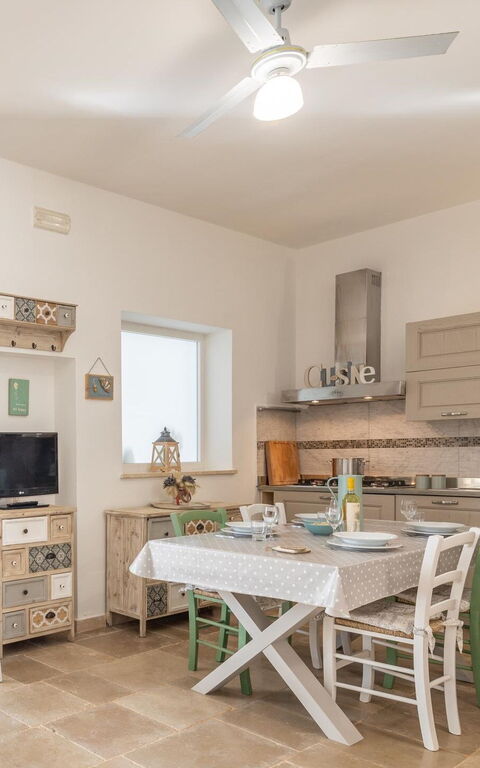 Villa Lampu Di Luce: Frokostlokale, Køkken, Stue