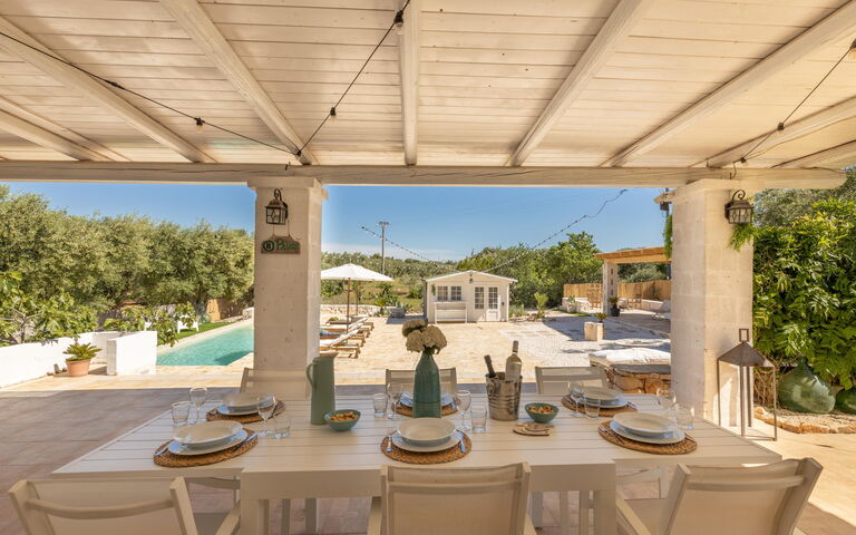Villa Lampu Di Luce: Altan / terrasse / gårdhave, pool, Udendørs
