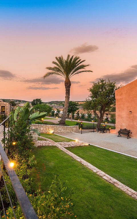 Dimora Spinazzella: Have, pool, Udendørs, Udvendige