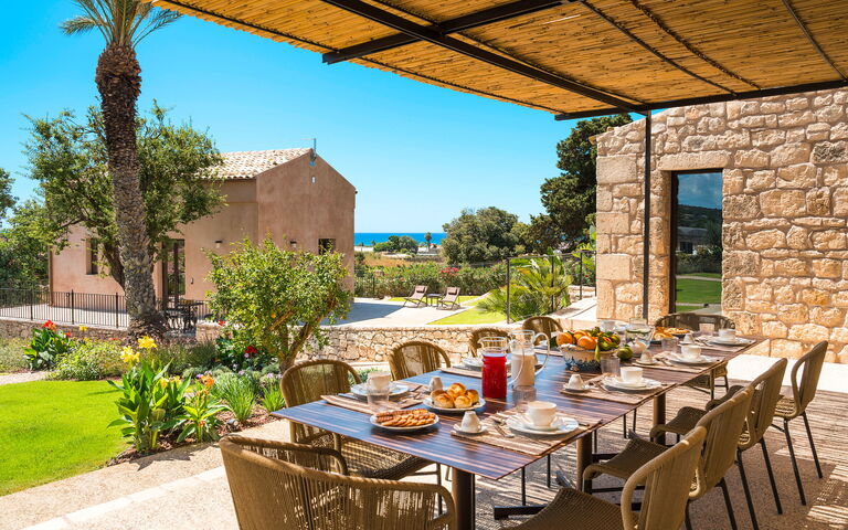 Dimora Spinazzella: Altan / terrasse / gårdhave, Udendørs, Udvendige, Visninger