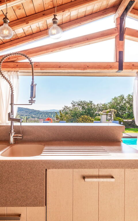 Villa Irida: Altan / terrasse / gårdhave