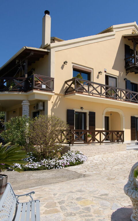 Villa Irida: Udendørs, Udvendige