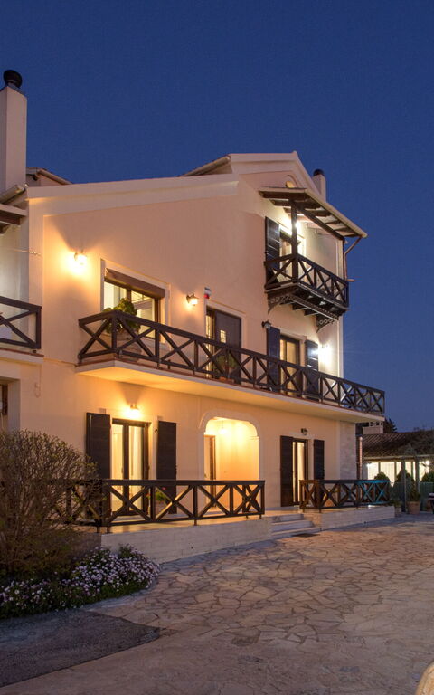 Villa Irida: Udendørs, Udvendige