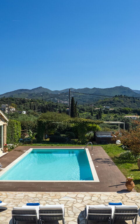 Villa Irida: pool, Udendørs