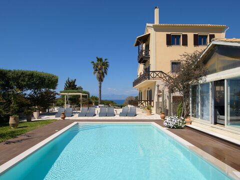 Villa Irida