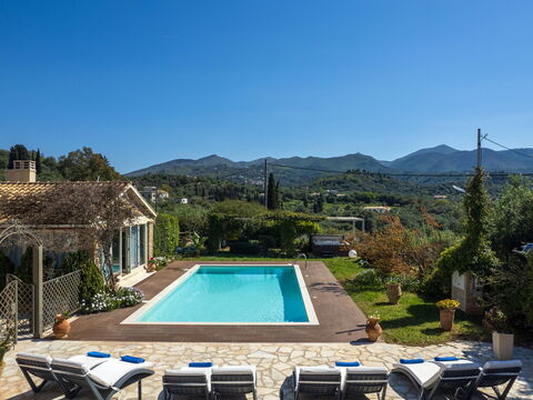 Villa Irida