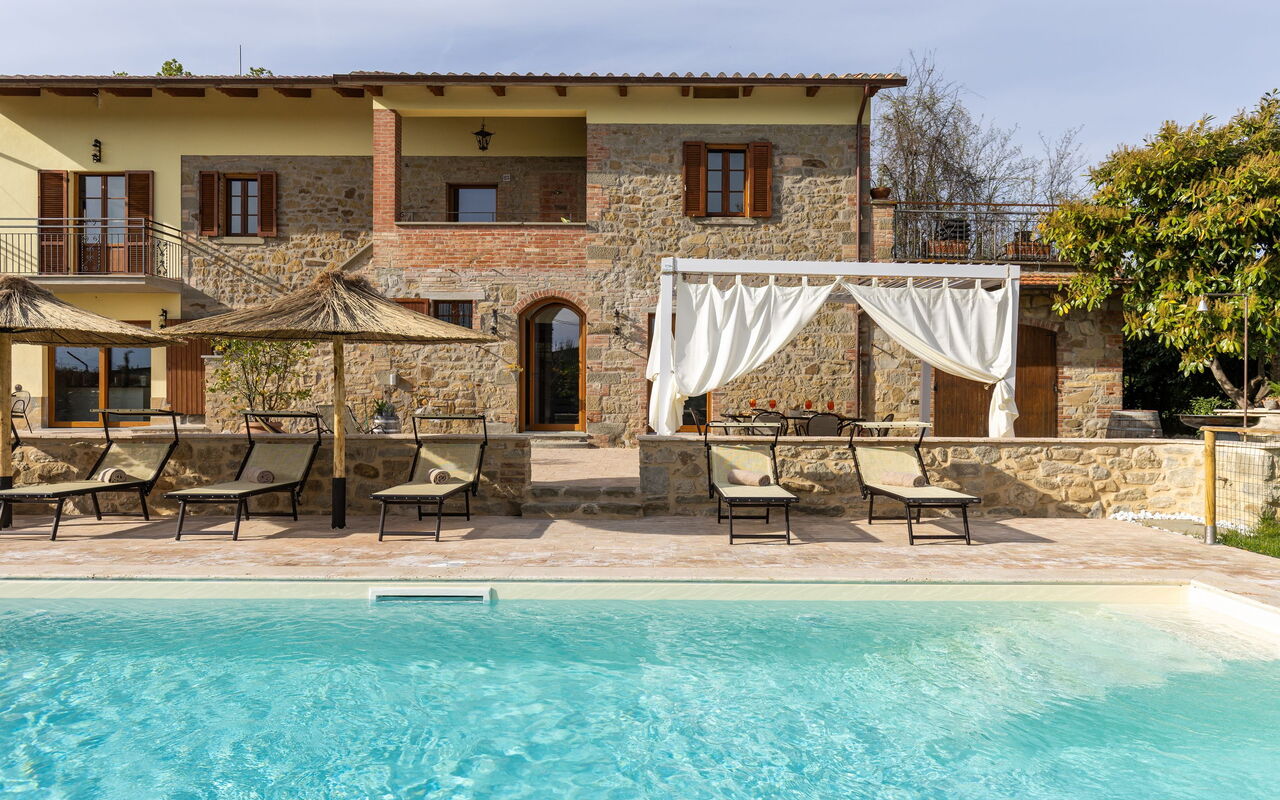 Villa Anna: Udendørs, Udvendige