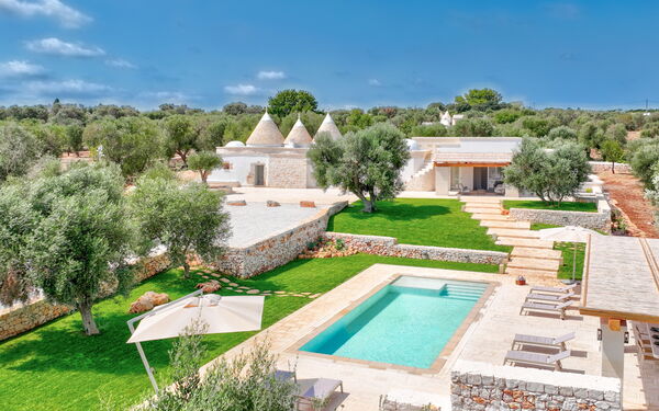 Trulli di Luccio: pool, Udendørs, Udvendige