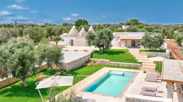 Trulli di Luccio: pool, Udendørs, Udvendige