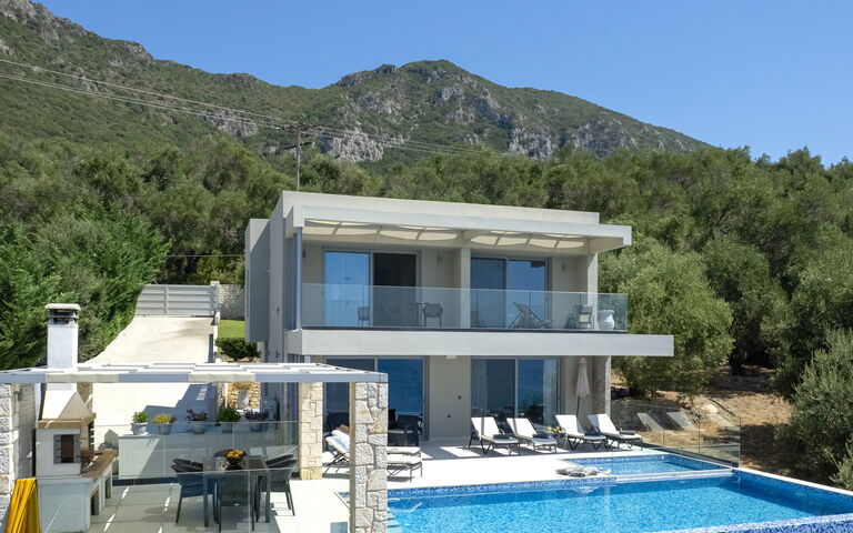 Villa Alkyoni: Have, pool, Udendørs, Visninger