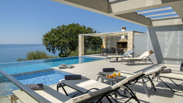 Villa Alkyoni: Altan / terrasse / gårdhave, pool, Udendørs, Udvendige, Visninger