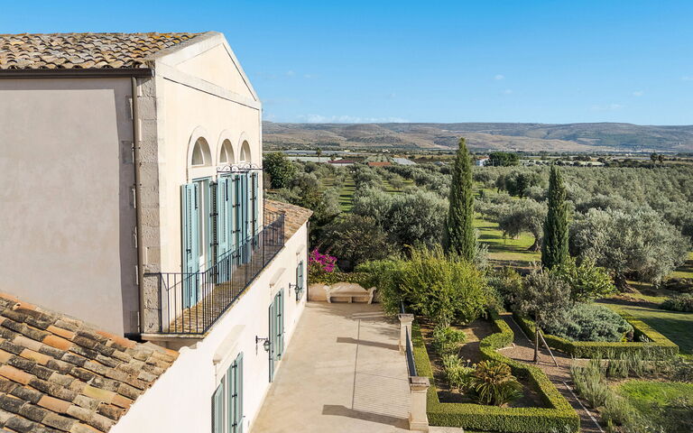 Domus Olivae: Altan / terrasse / gårdhave, Have, Udendørs, Udvendige, Visninger