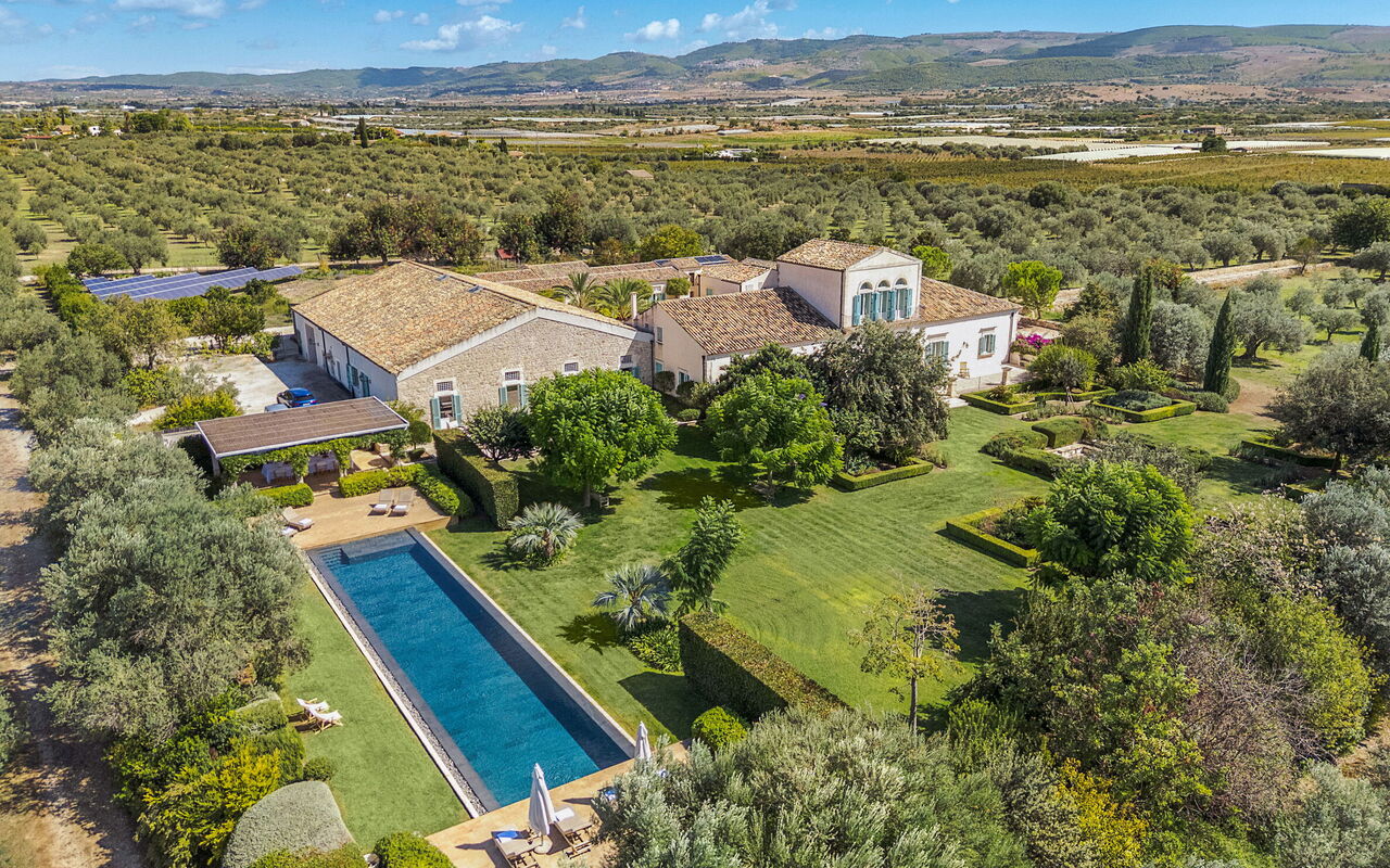 Domus Olivae: Have, pool, Udendørs, Udvendige, Visninger