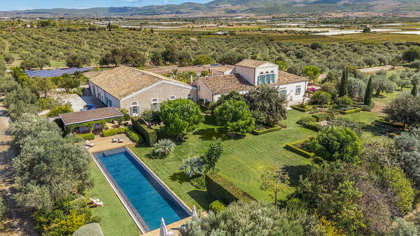 Domus Olivae: Have, pool, Udendørs, Udvendige, Visninger