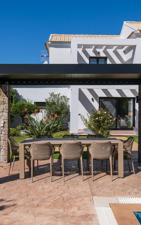 Villa Melitti: Have, Udendørs, Udvendige