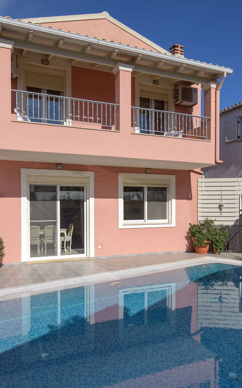 Doctor'S House: pool, Udendørs, Udvendige