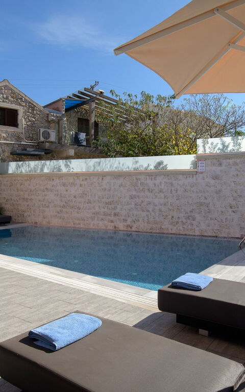 Doctor'S House: pool, Udendørs, Udvendige