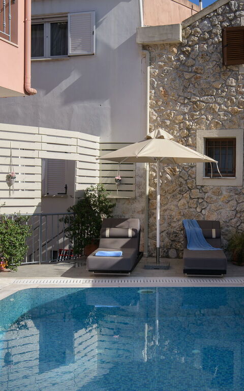 Doctor'S House: pool, Udendørs, Udvendige