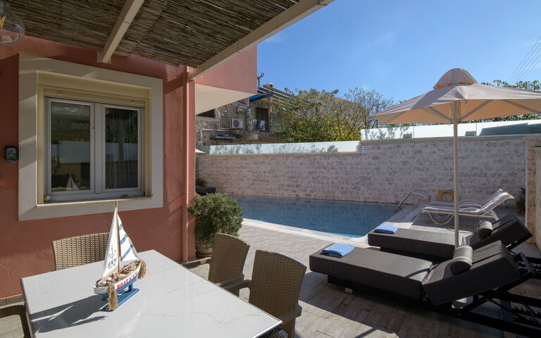 Doctor'S House: pool, Udendørs, Udvendige