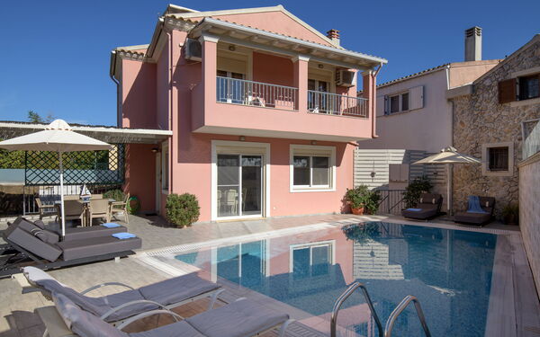 Doctor'S House: pool, Udendørs, Udvendige