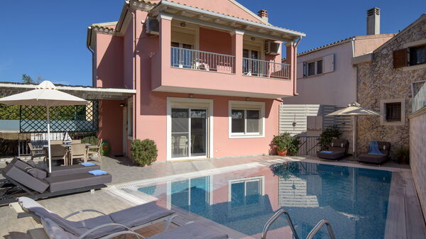 Doctor'S House: pool, Udendørs, Udvendige