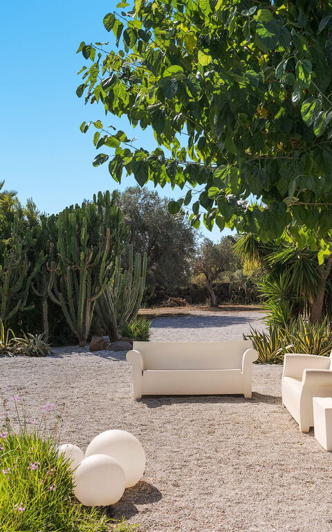 Muna Retreat: Udendørs, Udvendige