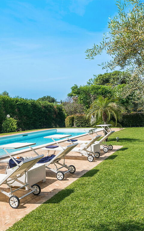 Villa Saracina: Have, Udendørs, Udvendige