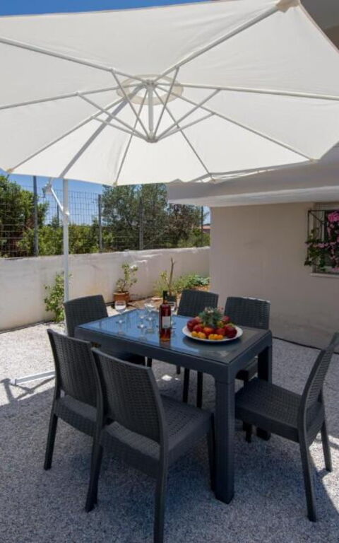 Magnolia: Udendørs, Udvendige