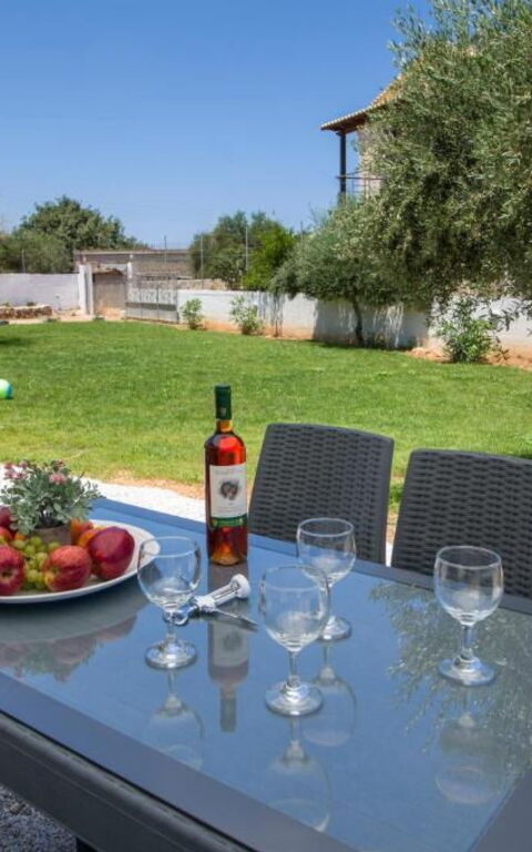 Magnolia: Udendørs, Udvendige