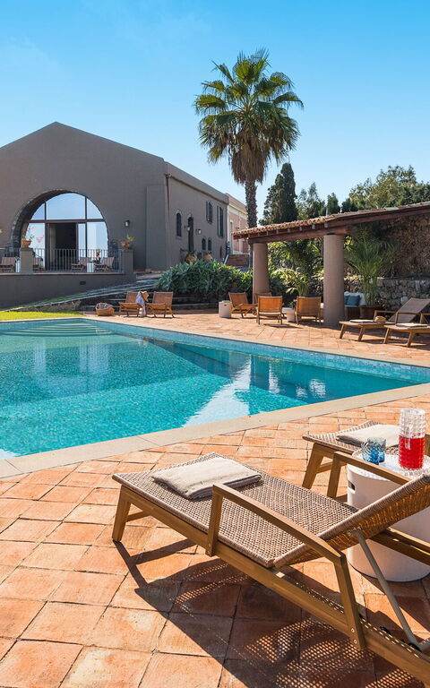 Villa Continella: Udendørs, Udvendige