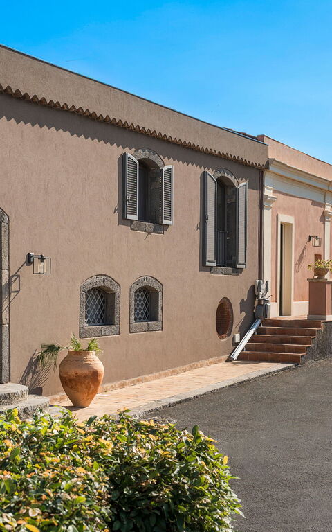 Villa Continella: Udendørs, Udvendige