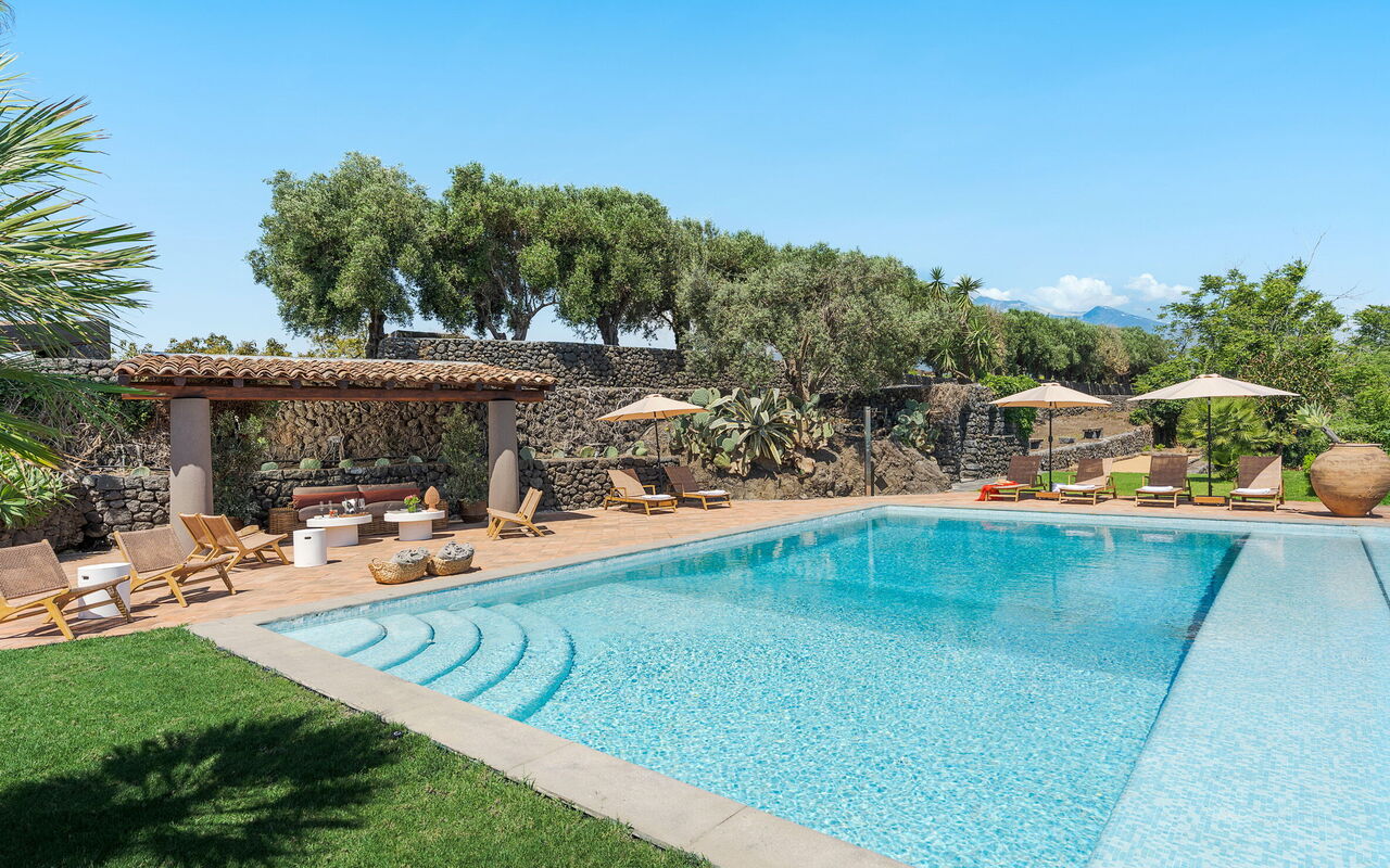 Villa Continella: Have, pool, Udendørs, Udvendige