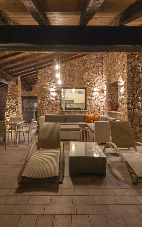 Villa Marinella: Altan / terrasse / gårdhave, Udvendige