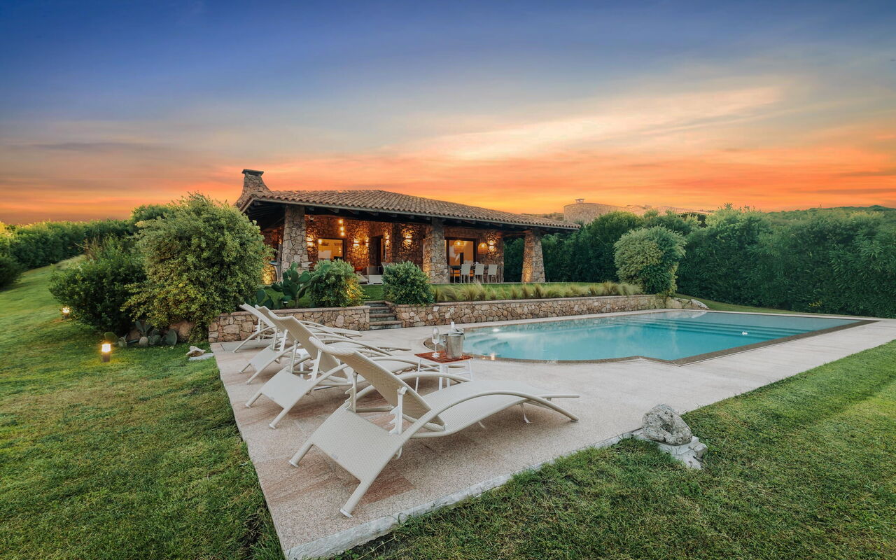 Villa Marinella: pool, Udvendige