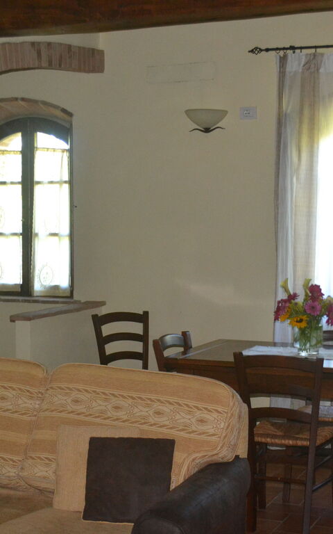 Podere Peteglia: Frokostlokale, Køkken, Stue